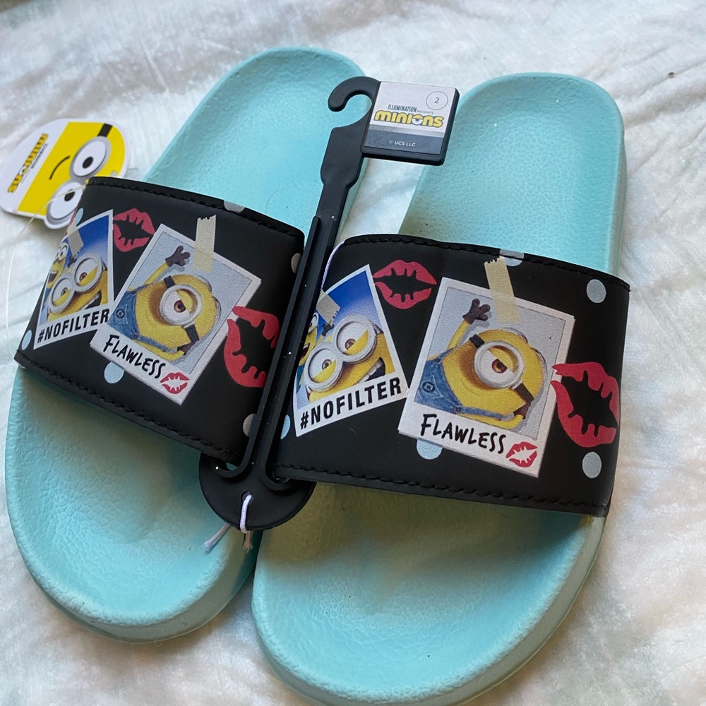MINIONS SLIDES SANDALS - Picture 2 of 15
